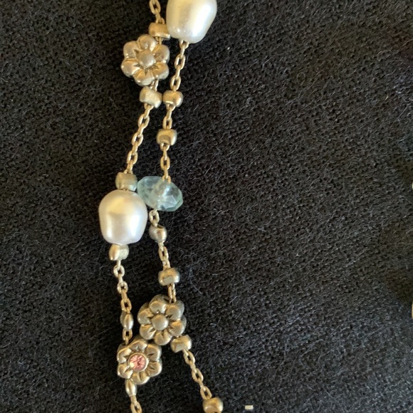 Lovely gold color necklace, earring set. Make me an offer I can’t refuse. - Picture 5 of 8